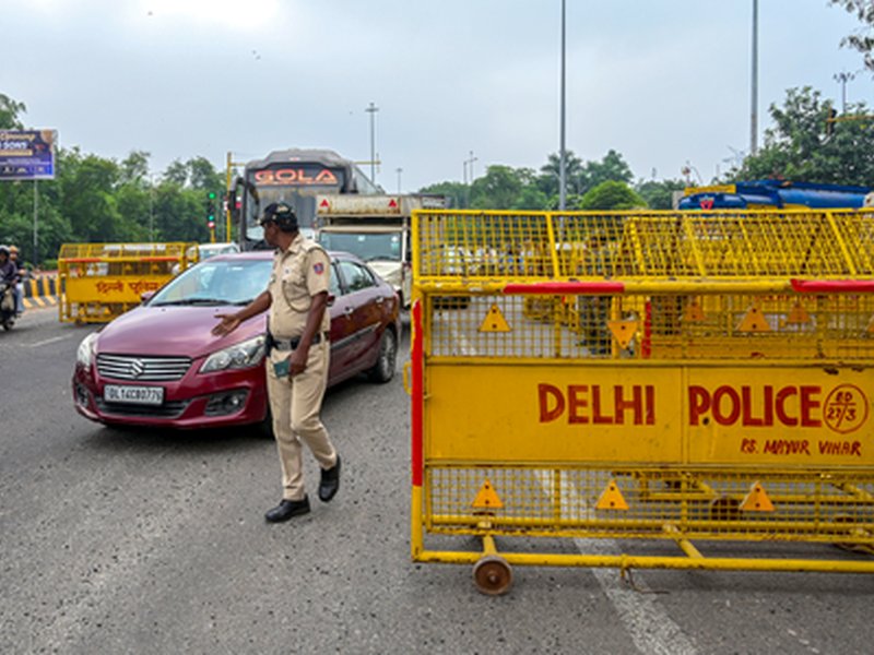 Delhi Traffic Police announces vehicle entry restrictions under revised GRAP rules from Nov 1