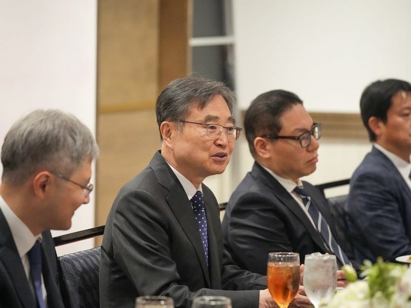 FM Cho meets South Korean investors in US Southeast on G20 sidelines